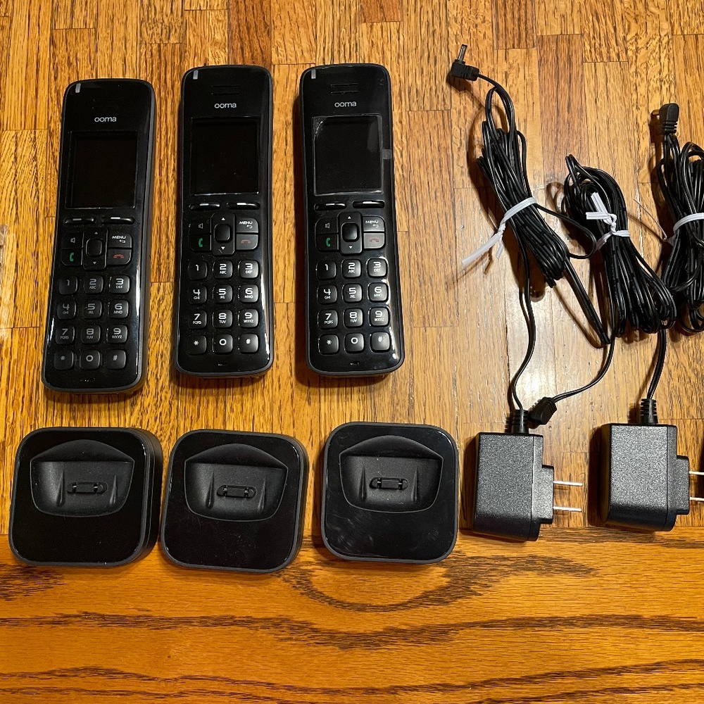 3 Ooma Telo HD3 cordless handsets